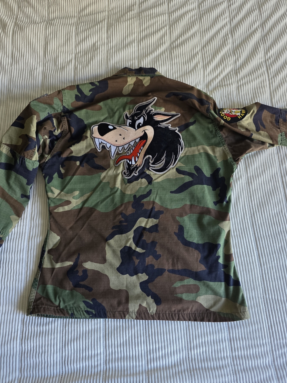 Army BDU Camo Vintage Custom Long-Sleeve Jacket with Wolf Patch - Green